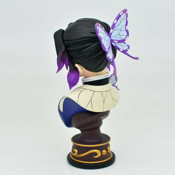 Figurë aksioni Shinobu Kocho në version bust me gjatësi 16cm është një personazh kryesor mbështetës i Demon Slayer.